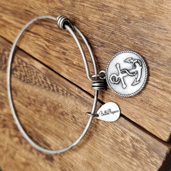 B2230 - Picture 1 of 2